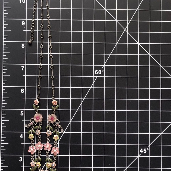 Vintage rhinestone enamel flower pendant necklace - Picture 7 of 9